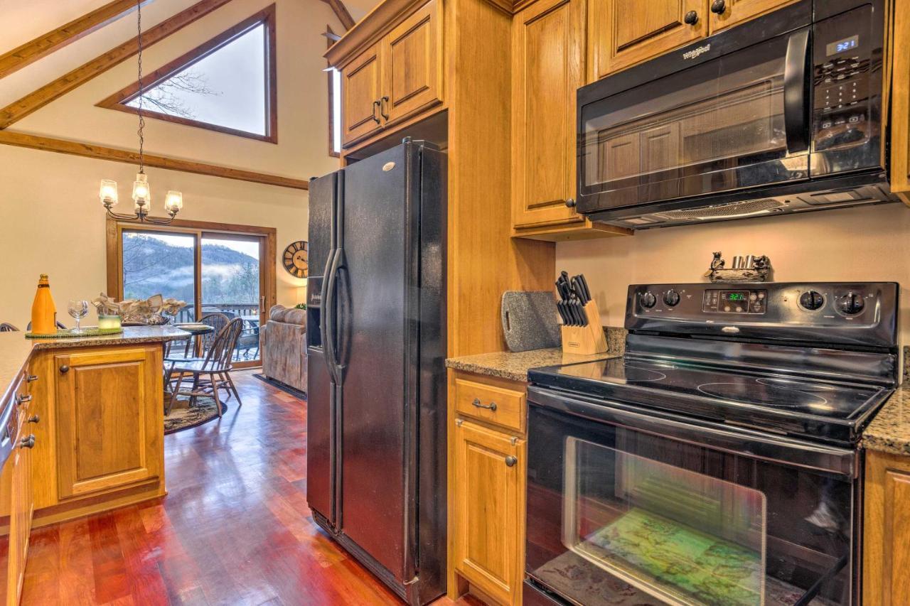 Mountain Cabin With Fire Pit, Walk To Golf And Fishing Vilas エクステリア 写真