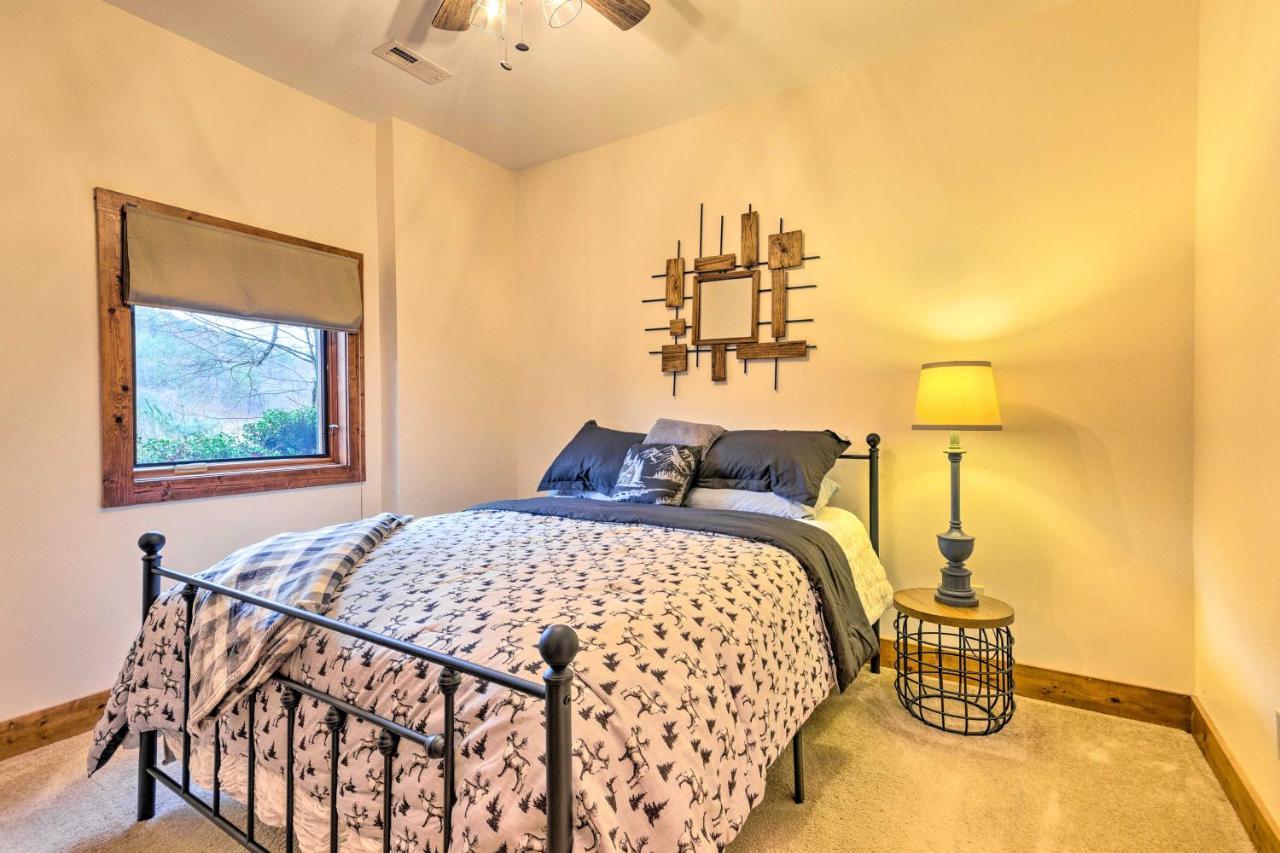 Mountain Cabin With Fire Pit, Walk To Golf And Fishing Vilas エクステリア 写真
